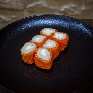 MAKI SAUMON ROLL CHEESE
